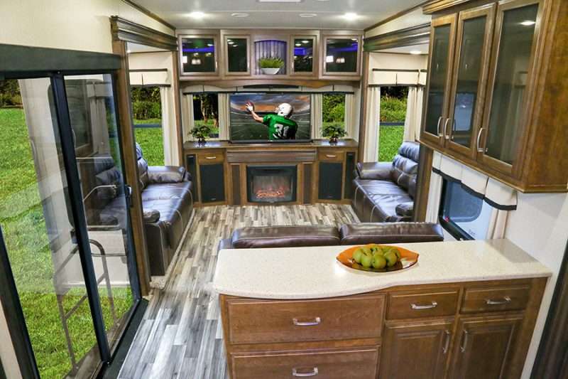 The 2015 Solitude 375 RE Fifth Wheel Wins Best In Show!