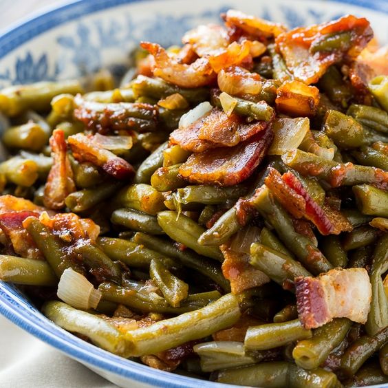 Green beans with onion and bacon