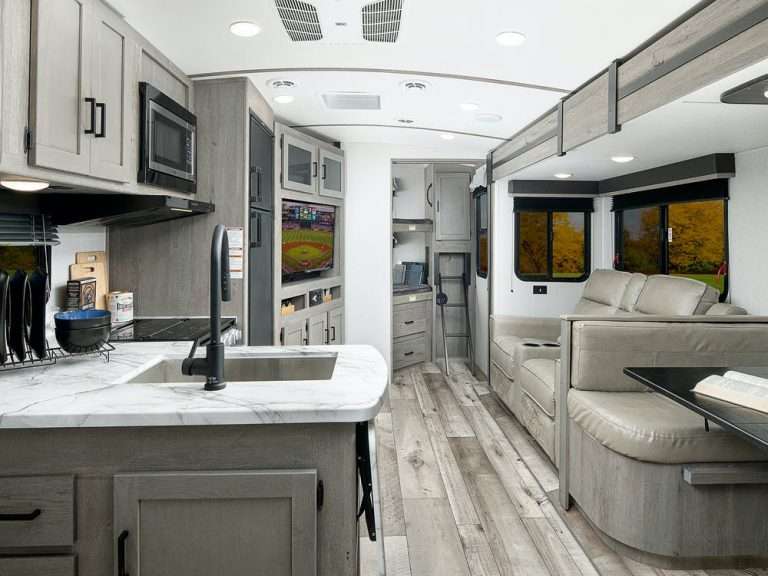 Keystone Outback 291UBH travel trailer offers a space-saving floorplan